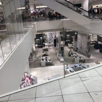 Calgary 510, Holt Renfrew, Avenue Southwest, 8, AB 